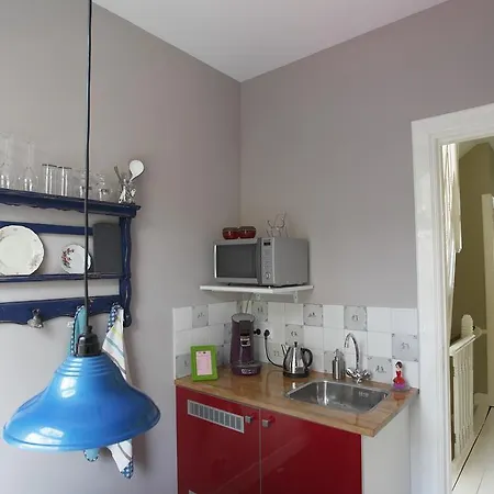 Juuls B&B-2